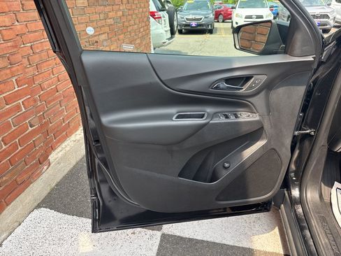 Used 2019 Chevrolet Equinox LT w/ Driver Convenience Package FWD image 30