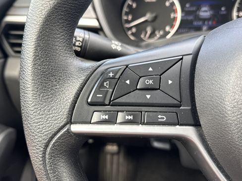 Used 2025 Nissan Altima 2.5 SV FWD image 31