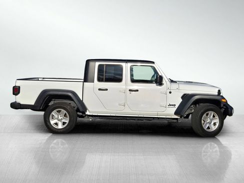 Used 2023 Jeep Gladiator Sport image 3