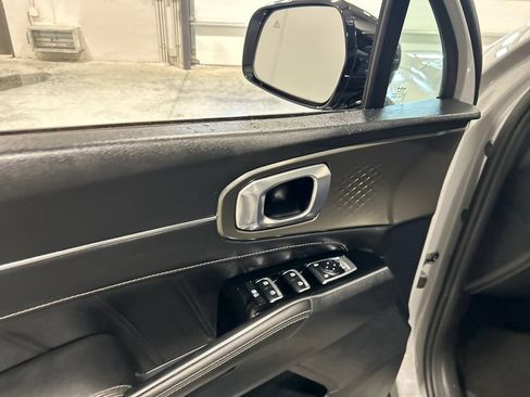 Used 2022 Kia Sorento SX FWD image 14