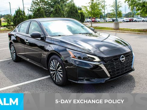 Used 2025 Nissan Altima 2.5 SV FWD image 4