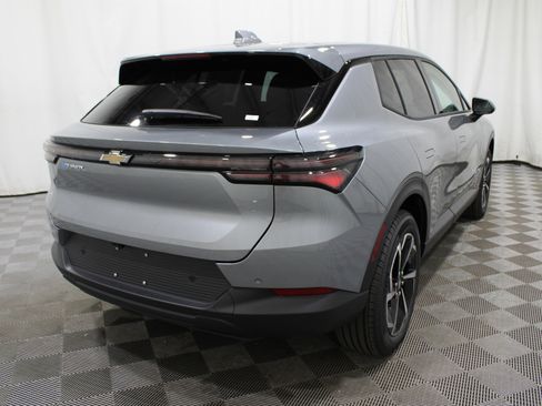 New 2026 Chevrolet Equinox EV LT image 31