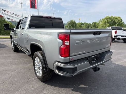 Used 2024 Chevrolet Silverado 2500 High Country w/ High Country Premium Package AWD/4WD image 5