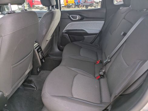 Used 2023 Jeep Compass Sport image 13