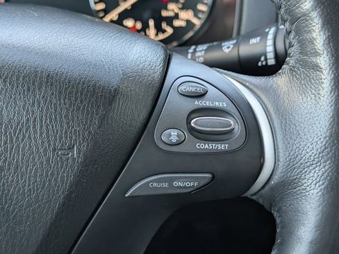 Used 2019 Nissan Pathfinder SL image 24