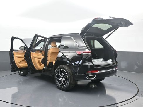 New 2025 Jeep Grand Cherokee Summit image 79