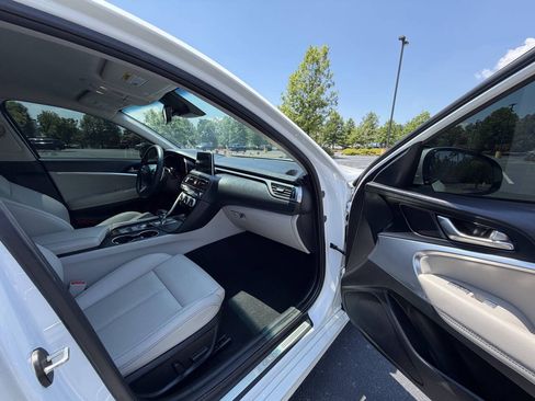 Used 2020 Genesis G70 2.0T RWD image 18