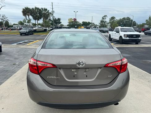 Used 2018 Toyota Corolla LE FWD image 5