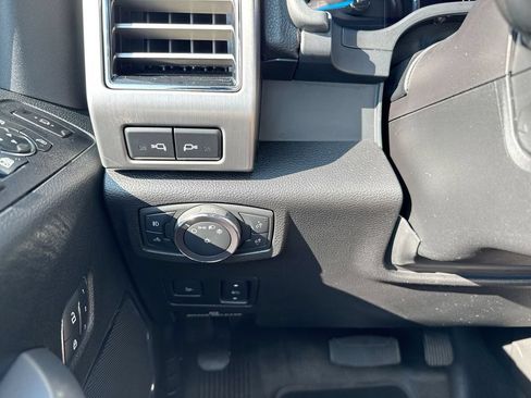Used 2019 Ford F350 Platinum w/ Platinum Ultimate Package AWD/4WD image 19