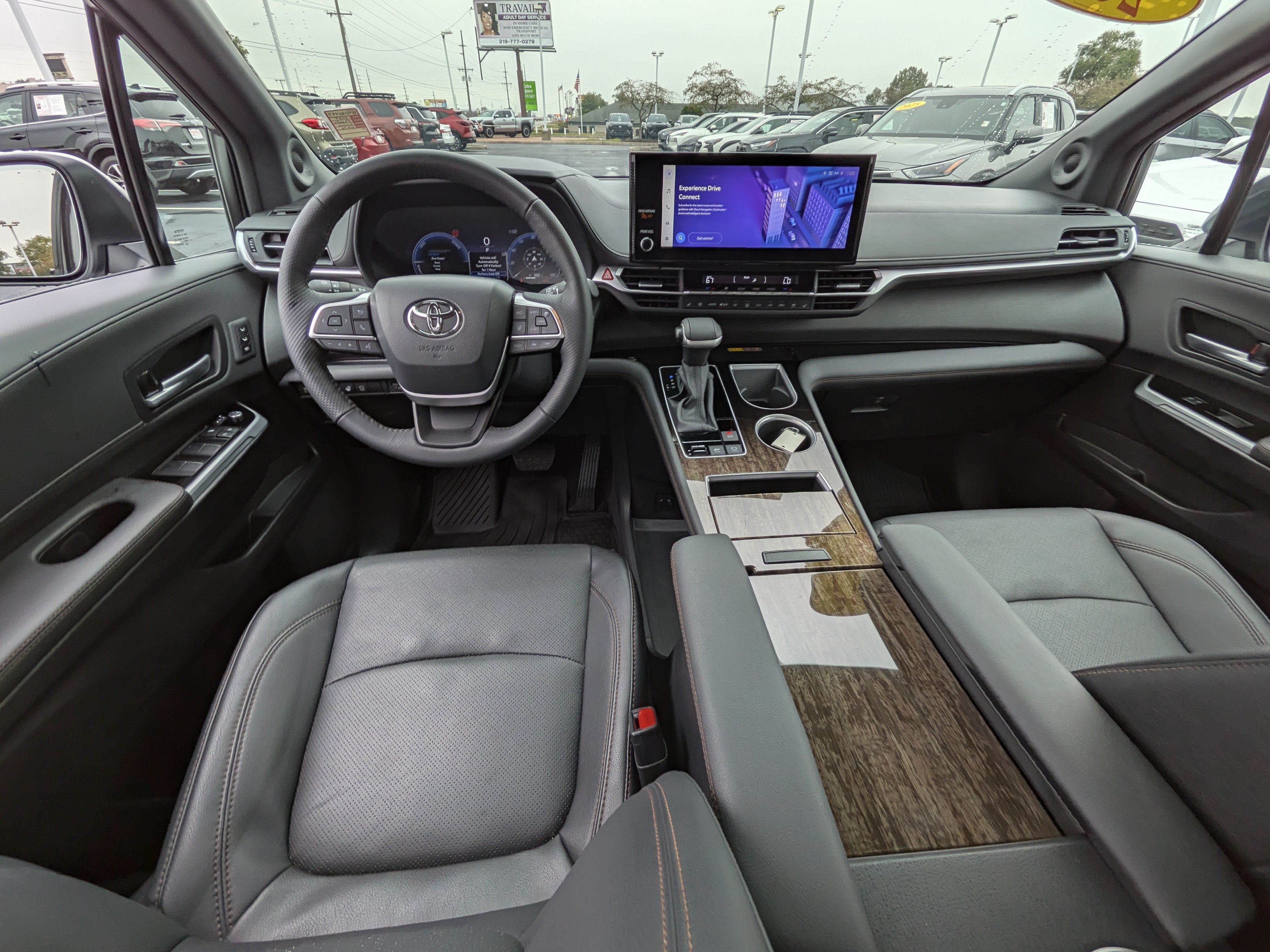 Used 2025 Toyota Sienna Platinum AWD/4WD image 14