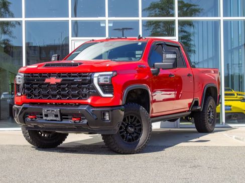Used 2024 Chevrolet Silverado 2500 ZR2 w/ Technology Package AWD/4WD image 1