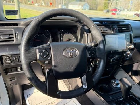 Used 2023 Toyota 4Runner 40th Anniversary SE image 18