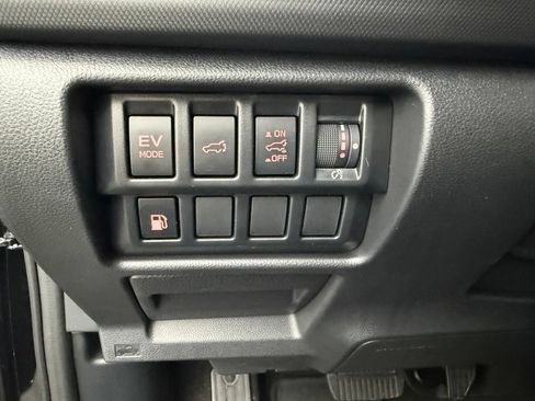 Used 2025 Subaru Forester Limited w/ Popular Package AWD/4WD image 31