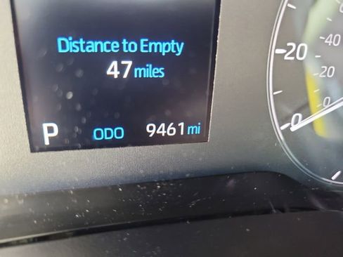 Used 2025 Toyota Corolla LE w/ Convenience Package image 32