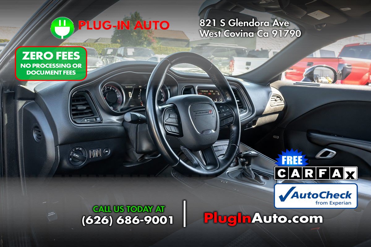 Used 2023 Dodge Challenger SXT RWD image 8