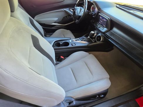 Used 2020 Chevrolet Camaro LT image 8