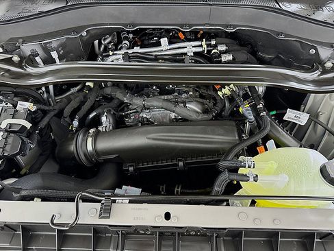New 2025 Ford Explorer ST-Line w/ Premium Package image 32