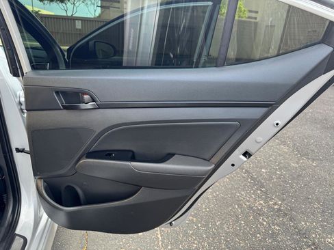 Used 2018 Hyundai Elantra Sport image 17