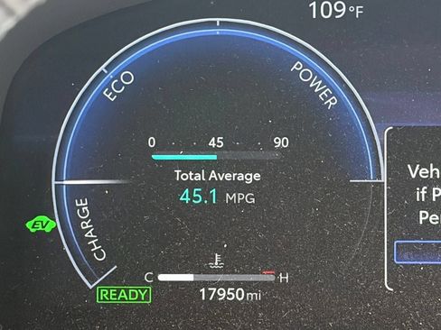 Used 2025 Toyota Camry XSE FWD image 10