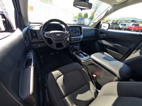 Used 2020 Chevrolet Colorado LT w/ Safety Package RWD image 17