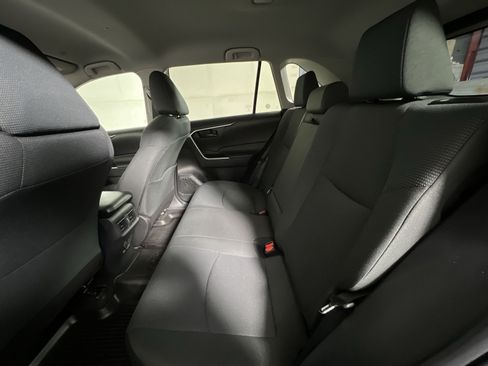 Used 2023 Toyota RAV4 LE AWD/4WD image 23