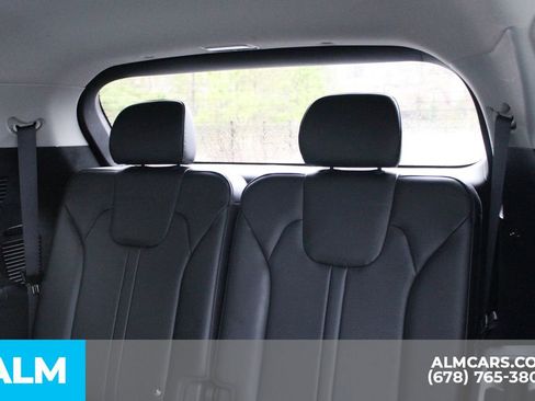 Used 2024 Kia Sorento S image 19