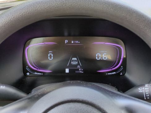 Used 2025 Kia Soul LX w/ LX Technology Package FWD image 25