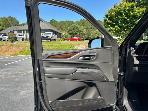 Used 2023 Cadillac Escalade ESV Premium Luxury RWD image 58