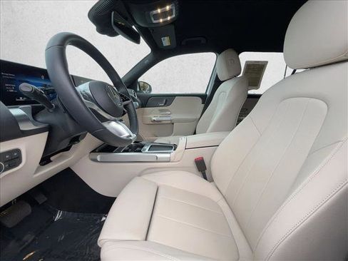 Certified 2025 Mercedes-Benz GLB 250 4MATIC image 15
