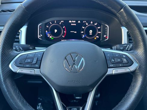 Used 2022 Volkswagen Atlas SEL Premium image 24