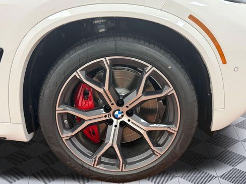 New 2026 BMW X5 xDrive50e image 9