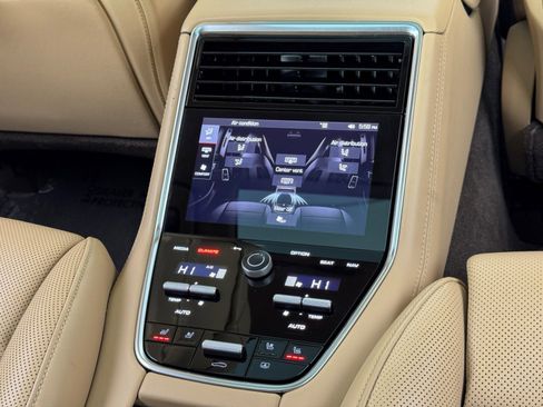 Used 2021 Porsche Panamera 4S w/ Premium Package image 35