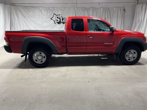 Used 2013 Toyota Tacoma PreRunner image 8