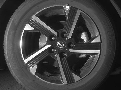 Used 2025 Nissan Sentra SV FWD image 13