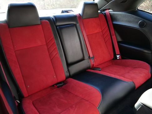 Used 2015 Dodge Challenger SRT Hellcat image 41