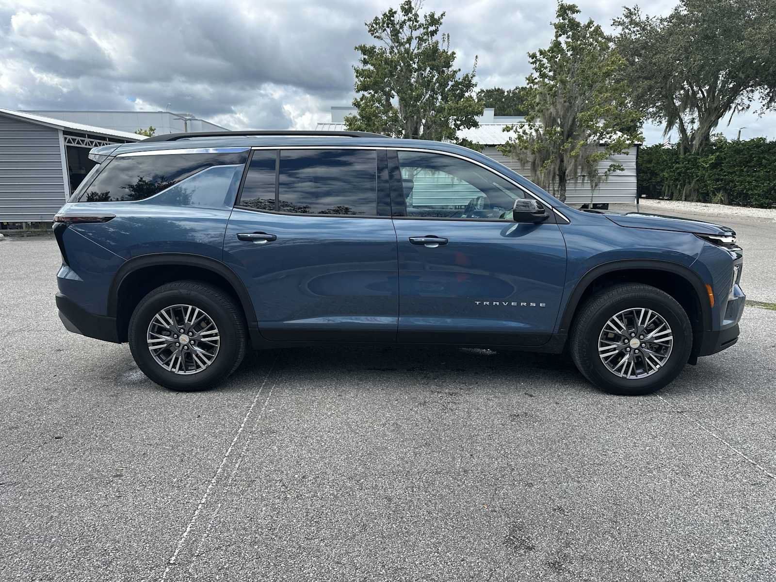 Certified 2025 Chevrolet Traverse LT FWD image 7