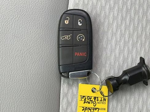 Used 2022 Jeep Compass Latitude w/ Convenience Group AWD/4WD image 34