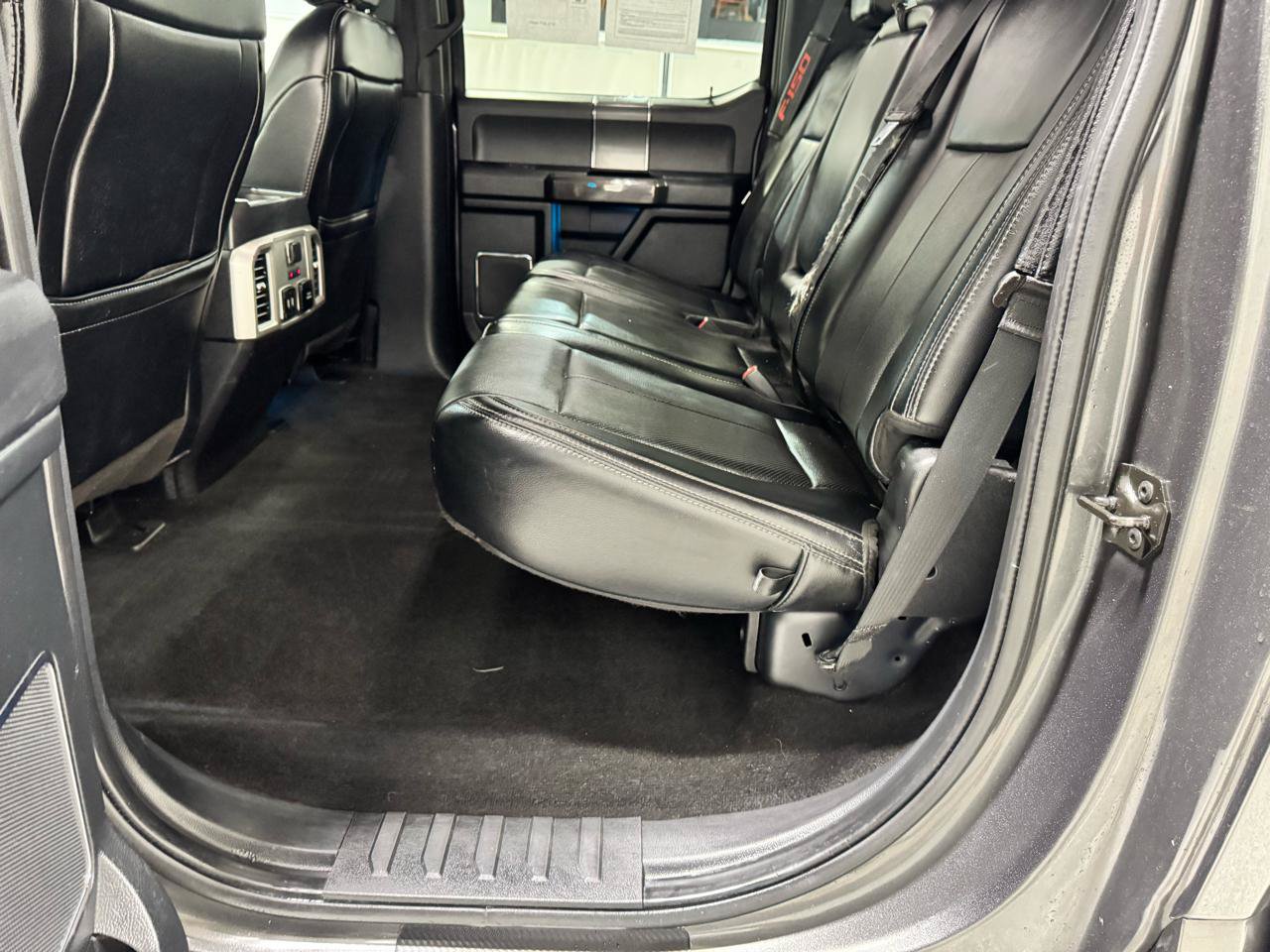 Used 2019 Ford F150 Lariat w/ Equipment Group 502A Luxury AWD/4WD image 15
