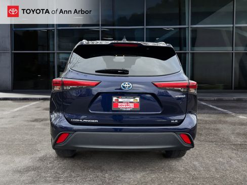 Used 2022 Toyota Highlander XLE image 11