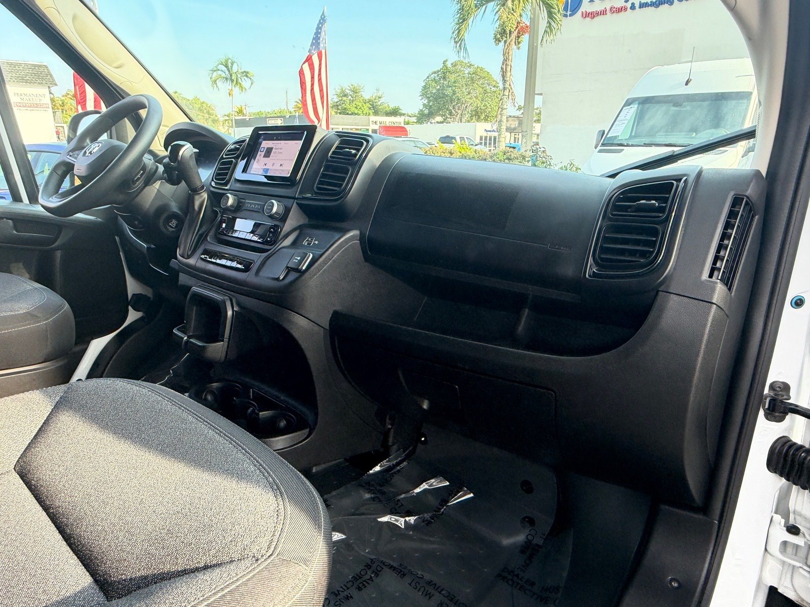 Used 2025 RAM ProMaster 2500 w/ U-Haul Equipment Group FWD image 12