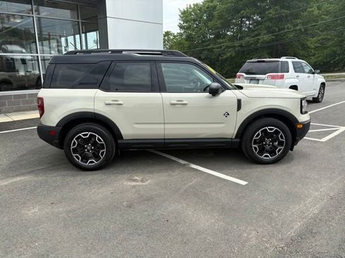 Used 2025 Ford Bronco Sport Outer Banks w/ Outer Banks Tech Package+ AWD/4WD image 2