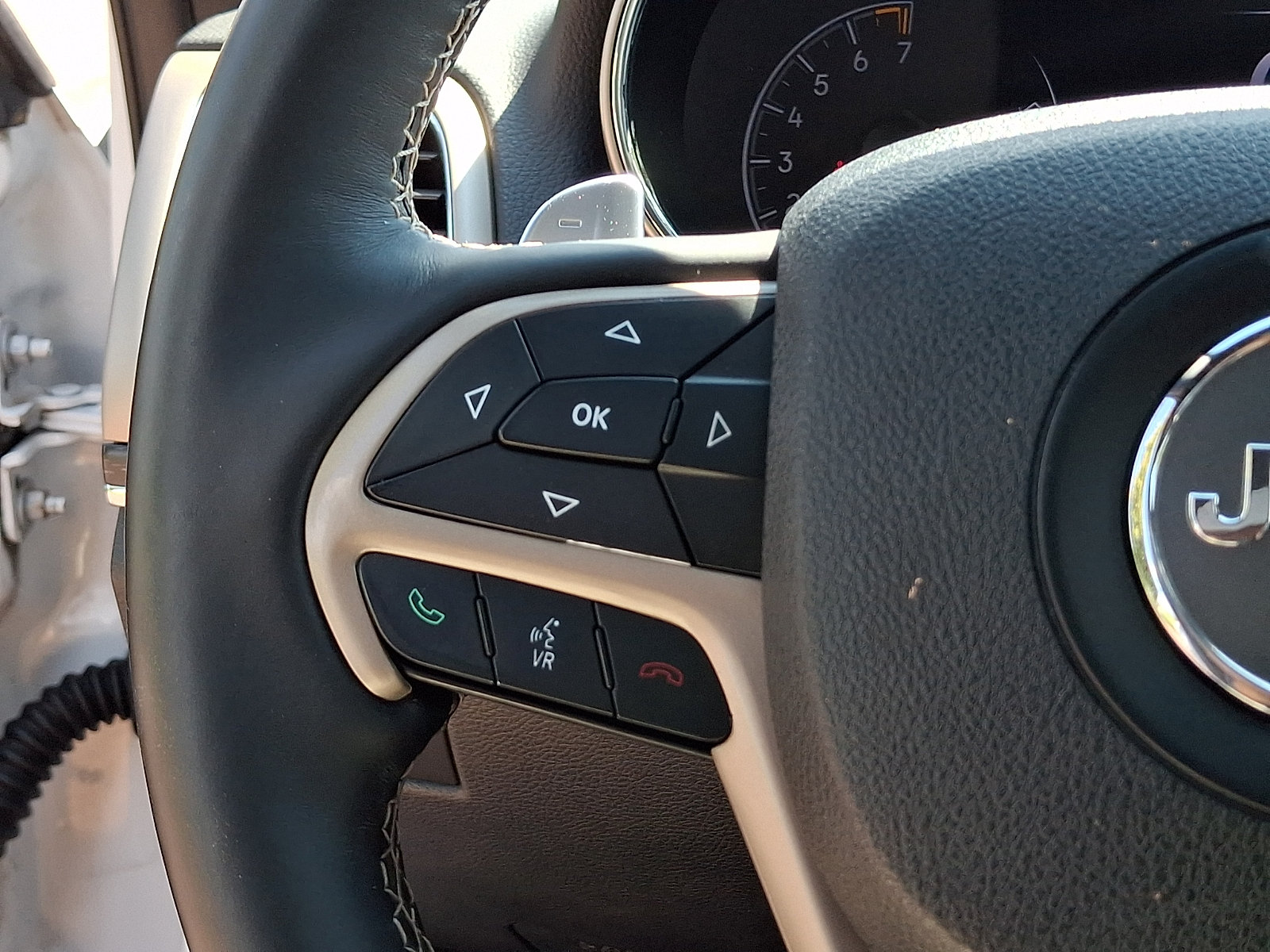 Used 2017 Jeep Grand Cherokee Limited AWD/4WD image 22