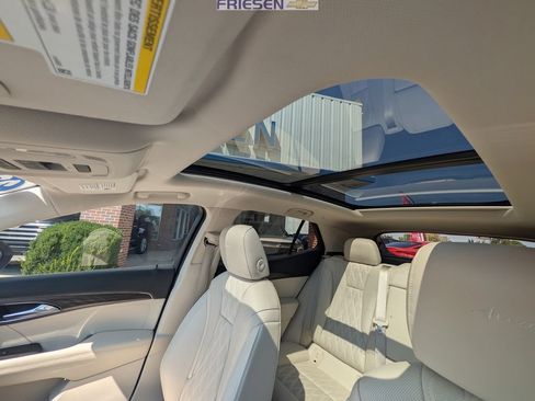 Used 2023 Buick Envision Avenir AWD/4WD image 31