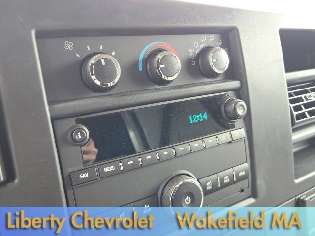 Used 2024 Chevrolet Express 4500 w/ Power Convenience Package RWD image 15