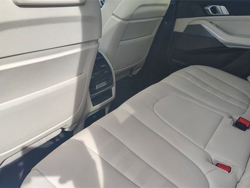 Used 2021 BMW X5 M50i image 34