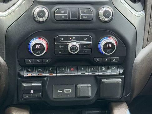 Used 2021 GMC Sierra 1500 Denali w/ Denali Ultimate Package AWD/4WD image 19