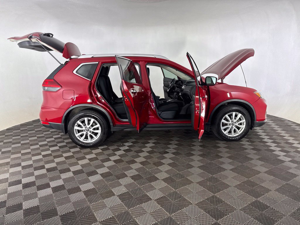 Used 2017 Nissan Rogue SV FWD image 14