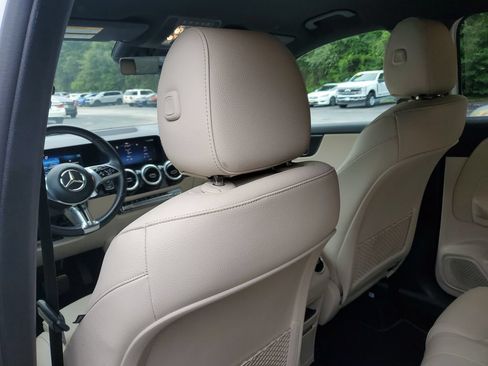Used 2025 Mercedes-Benz GLA 250 4MATIC image 13
