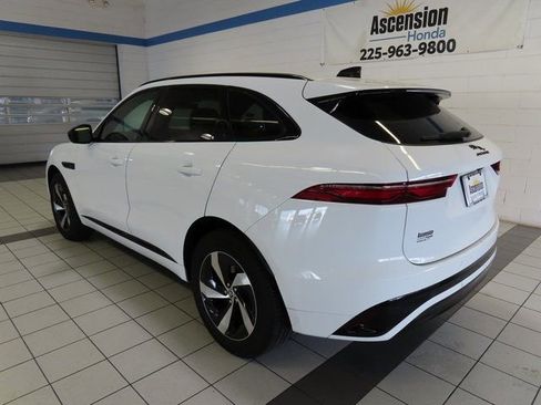 Used 2024 Jaguar F-PACE R-Dynamic S image 12