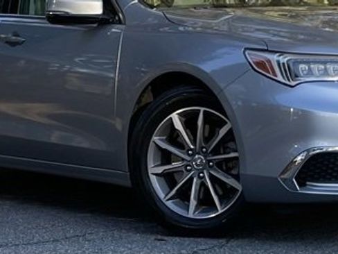 Used 2018 Acura TLX image 10